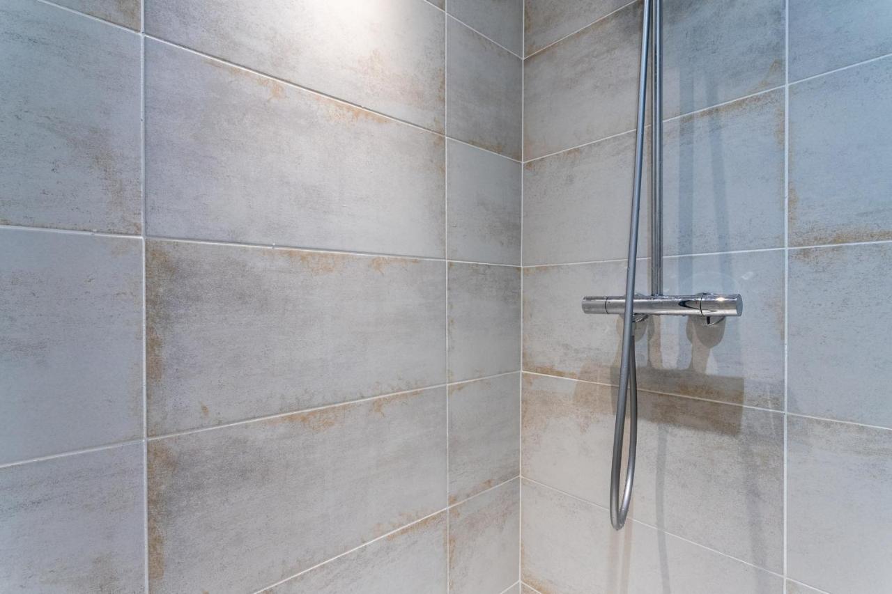 Luxurious 1 Bedroom, Ac, Terrace, Close Beaches - Dodo Et Tartine Carqueiranne Esterno foto